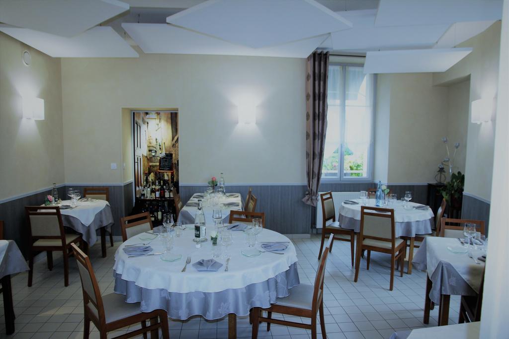 Auberge Du Cheval Blanc Beaumont-Pied-de-Boeuf  Kültér fotó