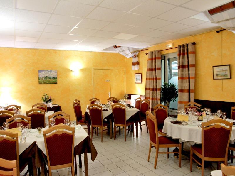 Auberge Du Cheval Blanc Beaumont-Pied-de-Boeuf  Kültér fotó