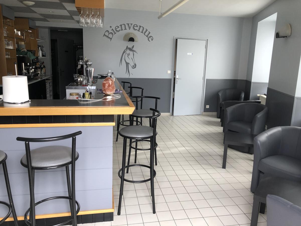 Auberge Du Cheval Blanc Beaumont-Pied-de-Boeuf  Kültér fotó