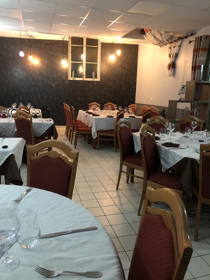 Auberge Du Cheval Blanc Beaumont-Pied-de-Boeuf  Kültér fotó